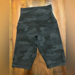 Lululemon Align Super High Rise Short *10" size 4
